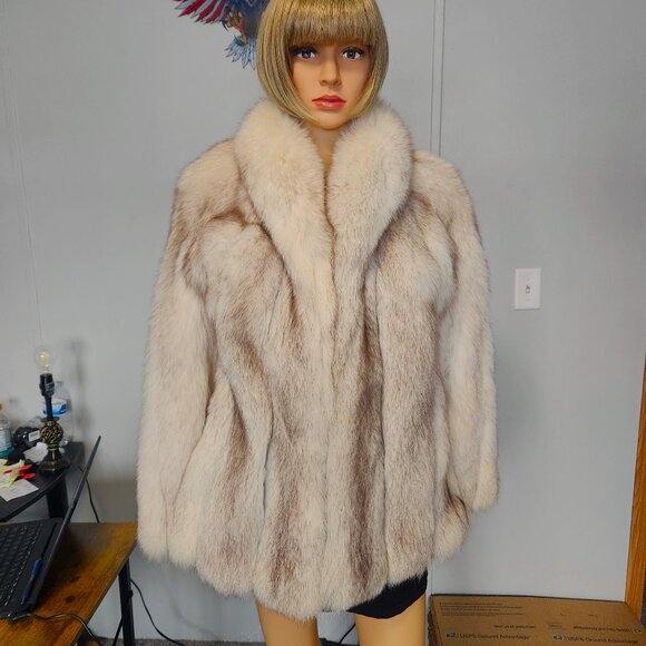#257 Small fox fur coat - Picture 1 of 4